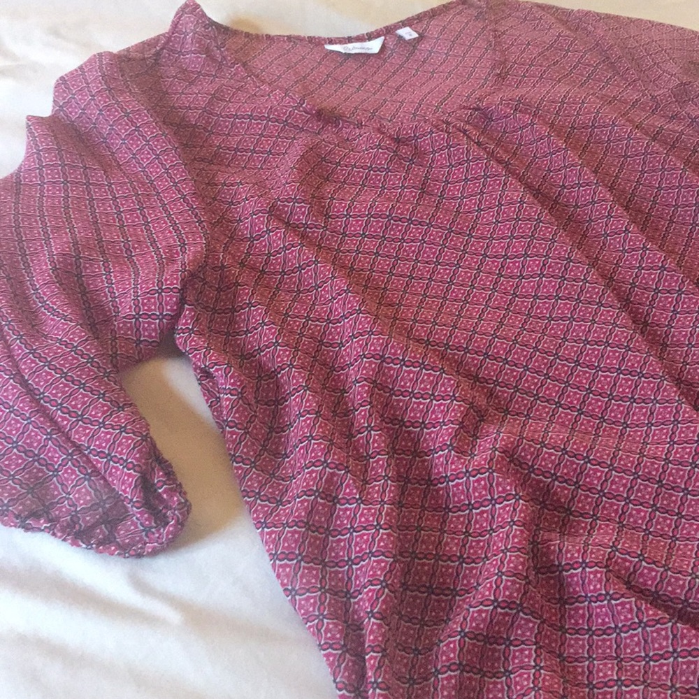 Lightweight Red Patterned Blouse with Elastic Hem